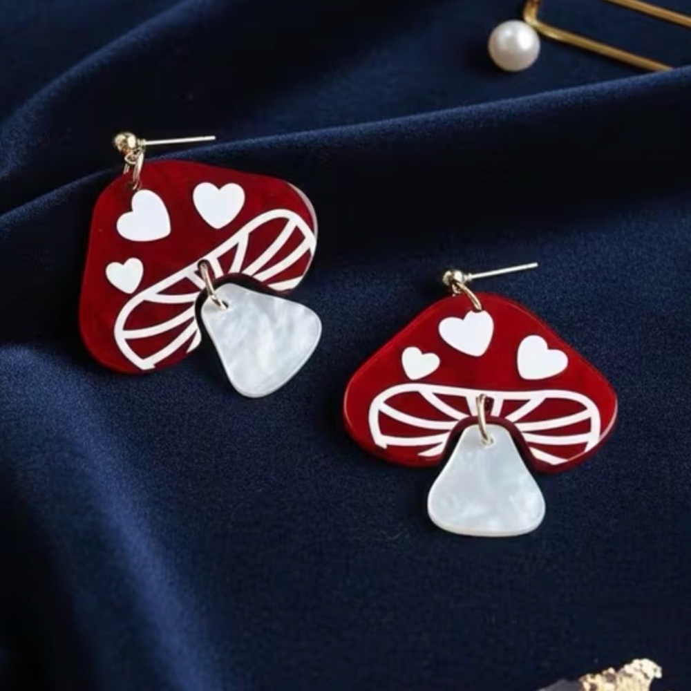 🌟HOST PICK!🌟 MUSHROOM AMOUR 🍄✨ Acrylic Mushroom Heart Statement Earrings - Picture 4 of 4